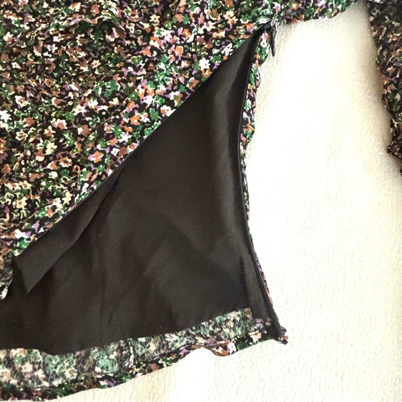 Astr Multicolor Floral Ruched Long Sleeve Sweetheart Neck Cropped Top (M) - - Picture 12 of 14